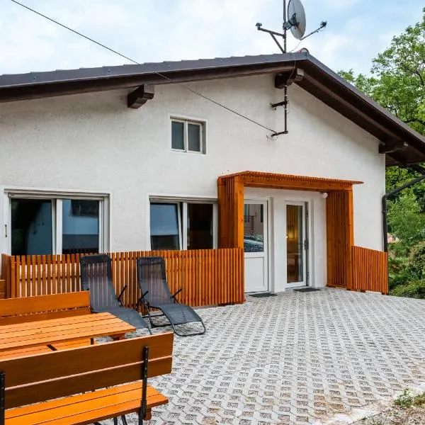 Apartmaji Skalabon - Ivo, hotel en Idrija