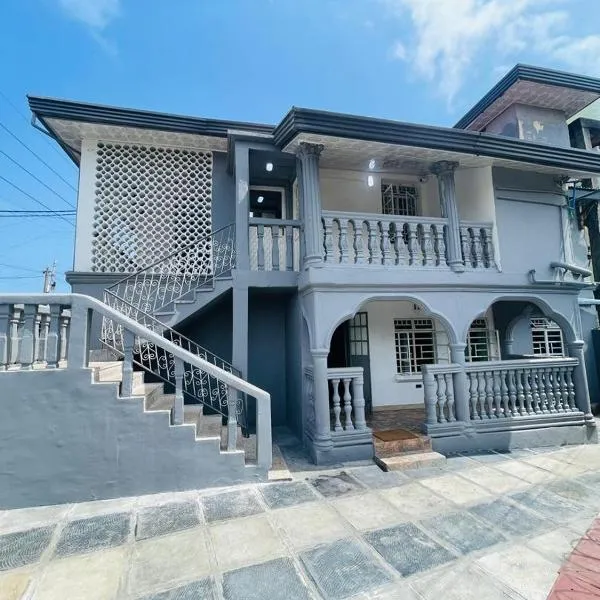 Nic's Inn, hotel em Freetown