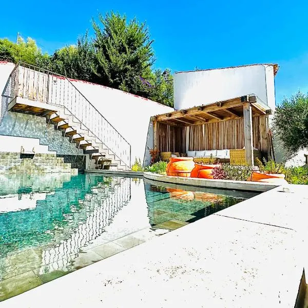 &Tales Villas Collection Óbidos - With Hotel Service and Breakfast，奧比多斯的飯店