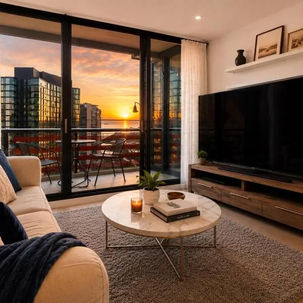 High Rise Harbour Views 2BR Pool Parking & Balcony, hotel em Melbourne