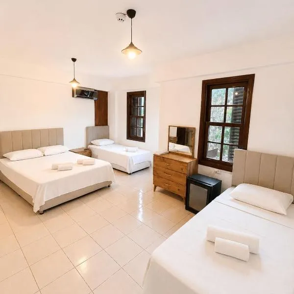 White City Pension, hotel in Antalya