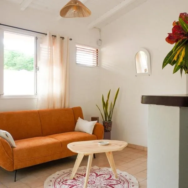 Maisonette Hibiscus Peace and Quiet in Terre-de-Bas, Hotel in Terre-de-Bas