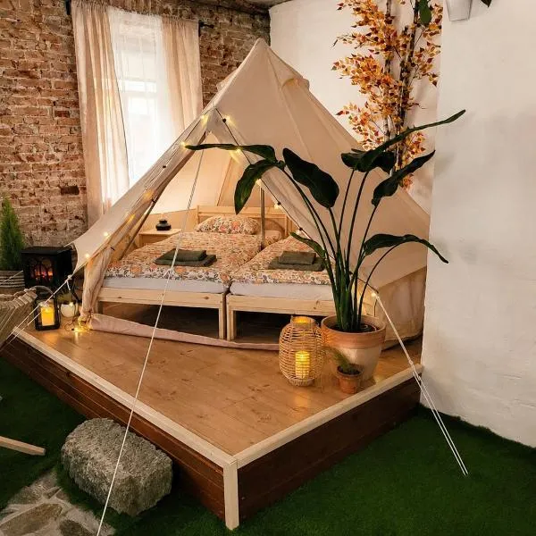 Pajtl indoor glamping, hotell i Črna na Koroškem