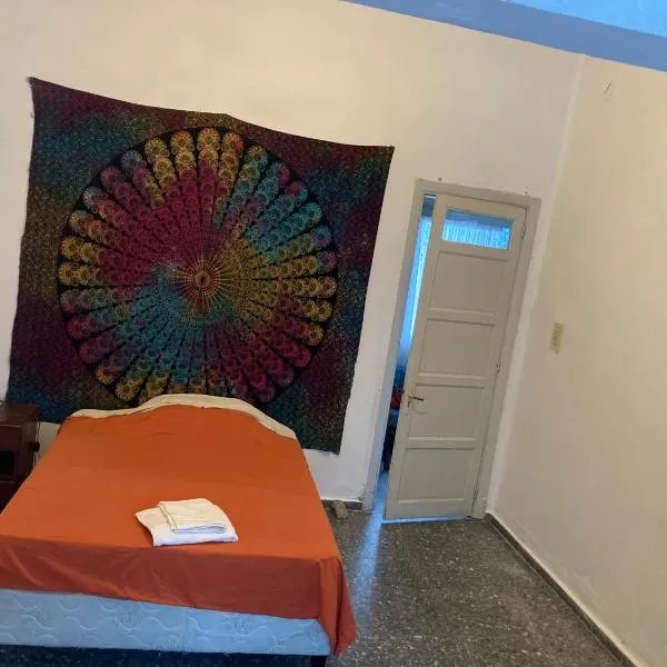 Habitacion Privada, Single Room, מלון בפאיסנדו