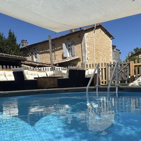 FatFully Riverside Farm, Spa, Apartments & Rooms, hotel di Combiers