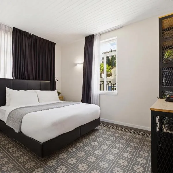 Standard Single Room, khách sạn ở Haifa