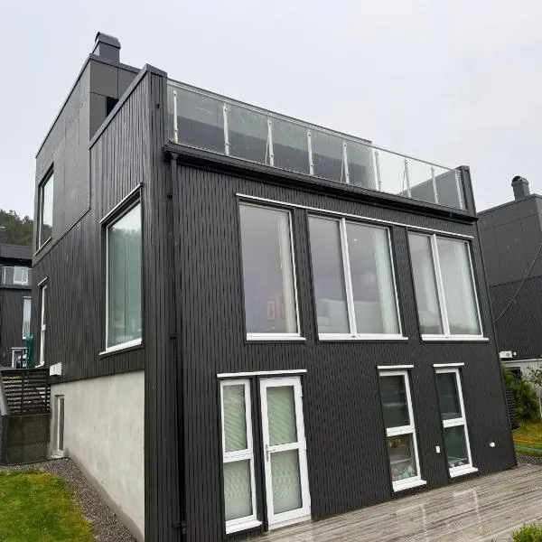 Luksuriøs enebolig, nær Ålesund, hotel en Ytterland