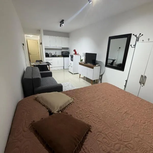 Monoambiente como en casa, ξενοδοχείο σε Μοντεβιδέο