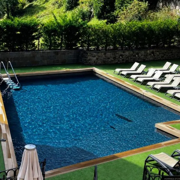 Hotel Princesa Parc، فندق في أرينسال
