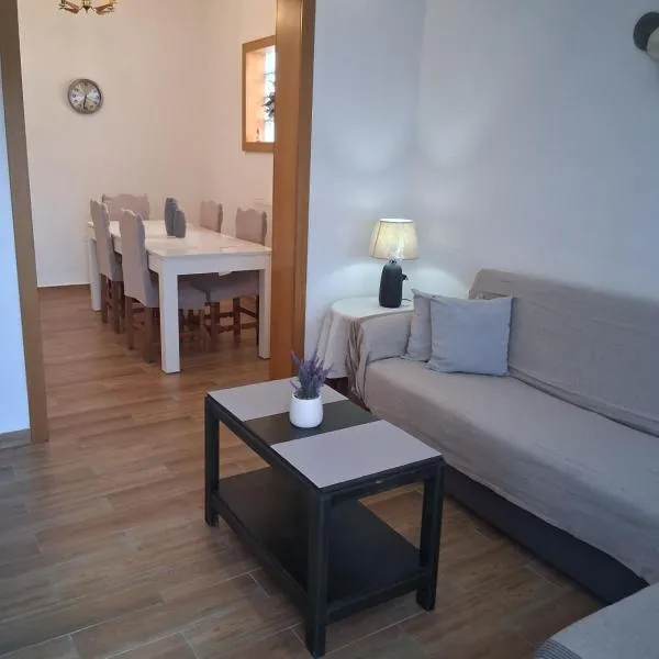 Avli Apartment Skiathos - Quiet Stay in Skiathos Town, hotel i Skiathos by