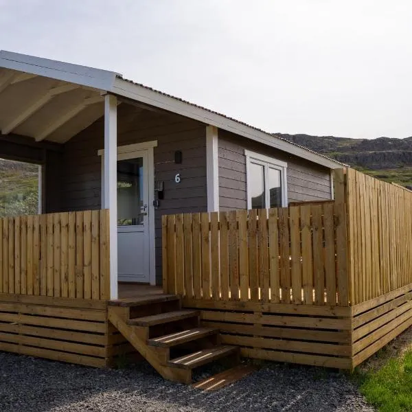 Hvammur 6 with private hot tub, hotel in Hafnarhólmur