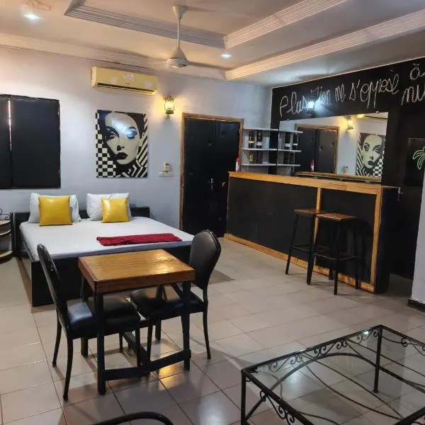 La CASA - Guesthouse, hotelli kohteessa Ouagadougou