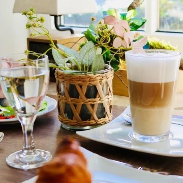 Hotel zur Seemöwe، فندق في إنسيل بويل