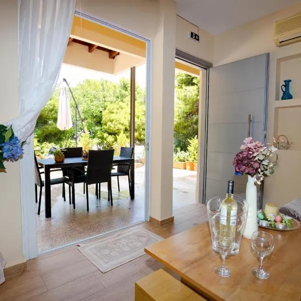 Cozy Loft Vouliagmeni - Private Terrace, Hotel in Athen