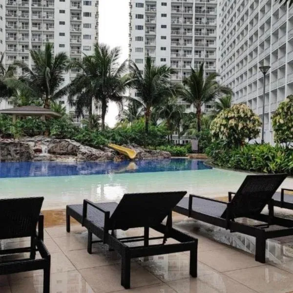 Urban Sanctuary at Shore near MOA, hotel u Manili
