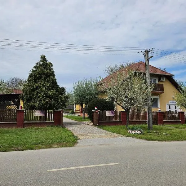 Estike Apartmanok – hotel w mieście Tiszafüred