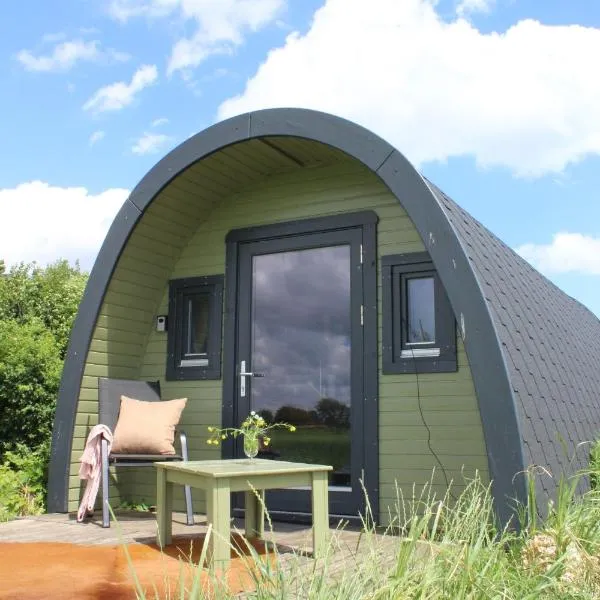Boerderij Camping NixHoeve, hotel in Genderen