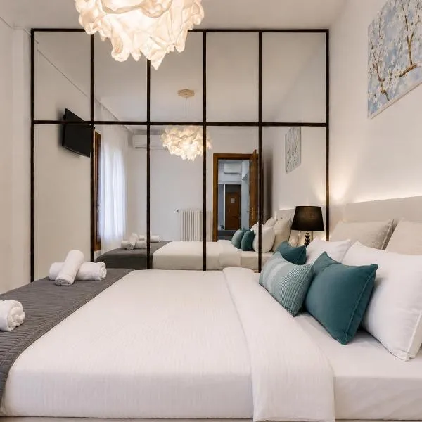 95sqm - 10min center - 2 bedrooms -2AirCo - Gas heating - 3 SmartTvs - 2nd floor - Optical fiber, hotel in Thessaloniki