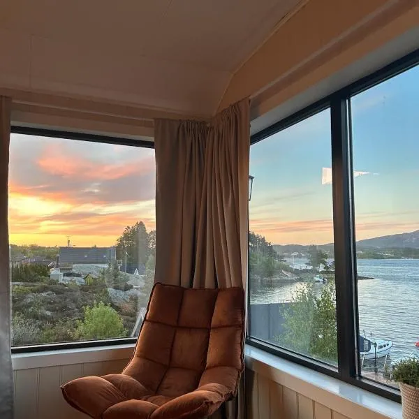Off Duty - Seaside Cabin on Lille Sotra, hotel em Snekkjevik