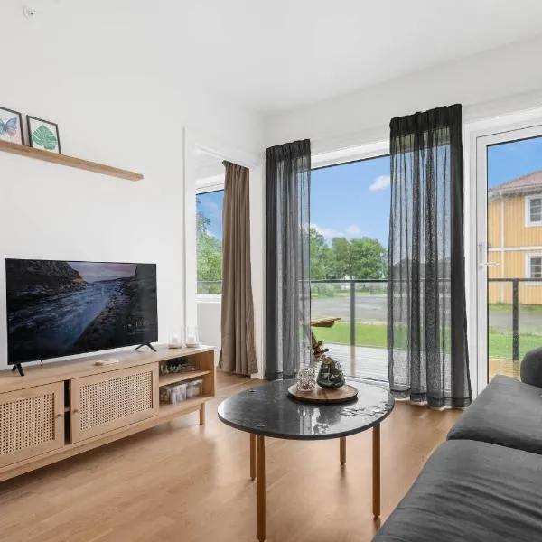 Helt ny leilighet, hotell i Leknes