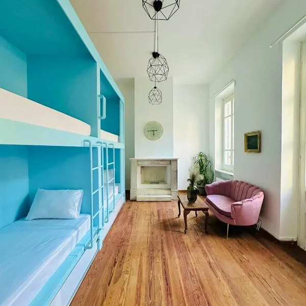 Pink Pineapple Hostel, hotell Ateenas