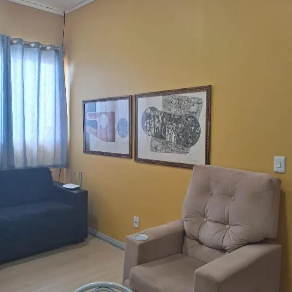 Santo Ângelo में, होटल Ground floor apartment steps from the Cathedral