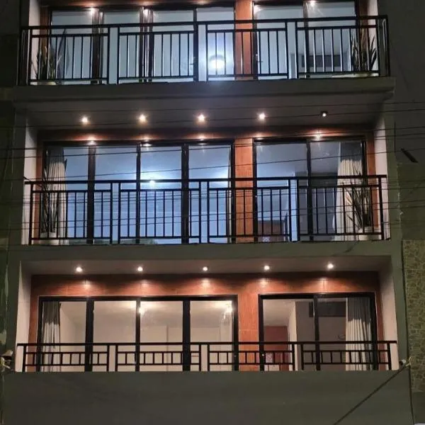 Lima Airport Hostel - FREE AIRPORT PICK UP, hotel v destinácii Lima