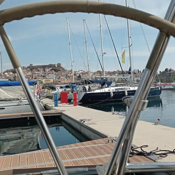 Viesnīca Yacht Pipit - Unique Stay in Marina of Kavala Kavalā