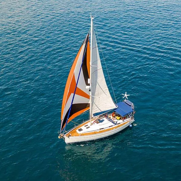 Yacht Pipit - Unique Stay in Marina of Kavala, hotell sihtkohas Kavala