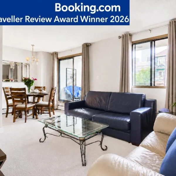 Entire Downtown Condo steps to Stampede and BMO with Parking, 1,5 hrs to Banff, hôtel à Calgary