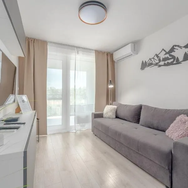 SkyFlat Bratislava-New Apartment near Airport Free Parking, hotel em Bratislava