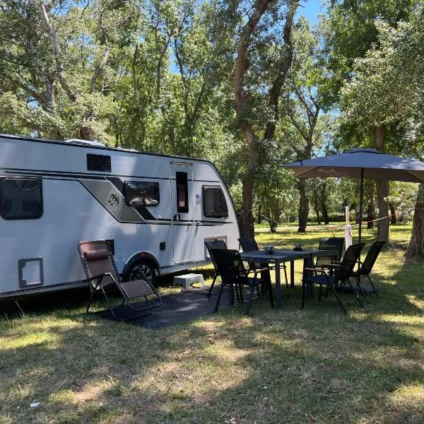 Neptun Beach Caravans, отель в Улцине