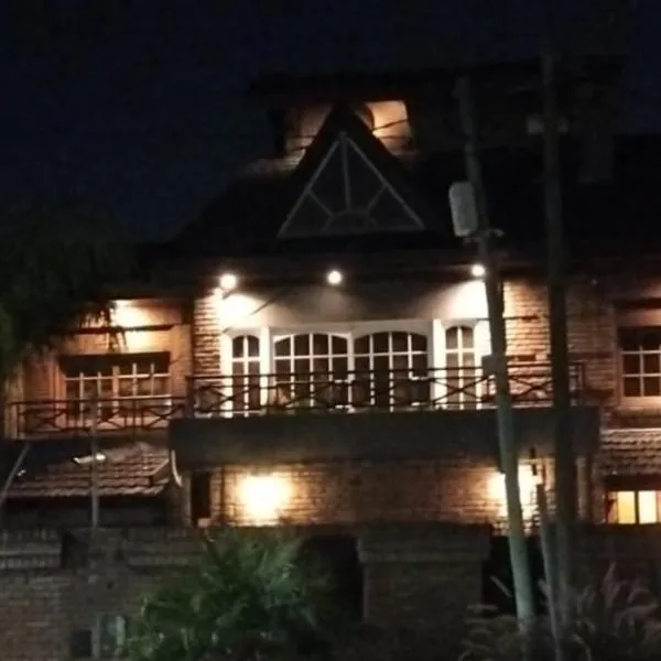 VICTORIA 3 BED AND BREAKFAST A 3KM DEL AEROPUERTO EZEIZa, hotel u gradu 'Ezeiza'