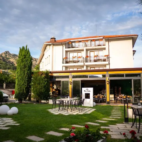 Monte Vedetta, hotel en Sliven