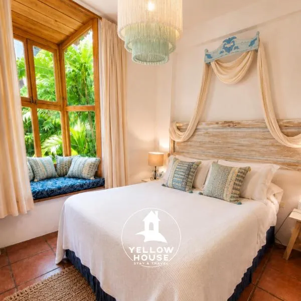 Yellow House Hostel B&B, hotell i Antigua Guatemala
