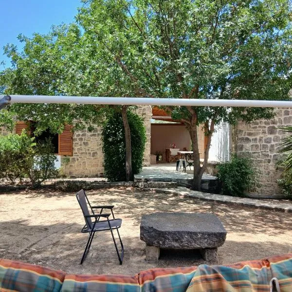 Egina Home, hotel en Egina