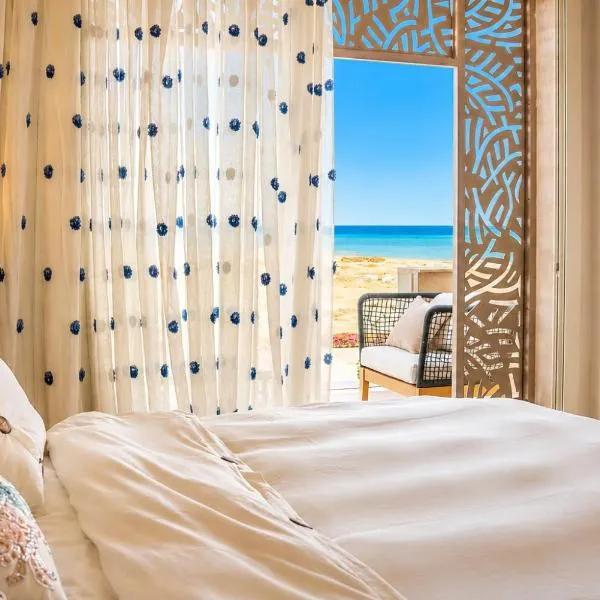 Mangroovy Seafront condo - Great Kite Surfing, hotel em Hurghada