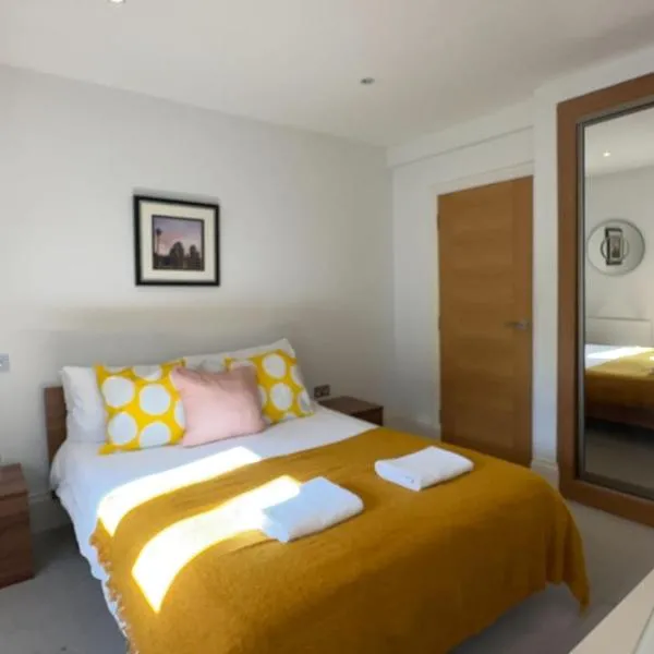 Prime Soho Location Minutes from Piccadilly Circus, khách sạn ở London