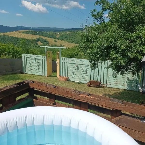 CHILLY WILLY Retro Caravan & Hot Tub, khách sạn ở Jablonov nad Turnou