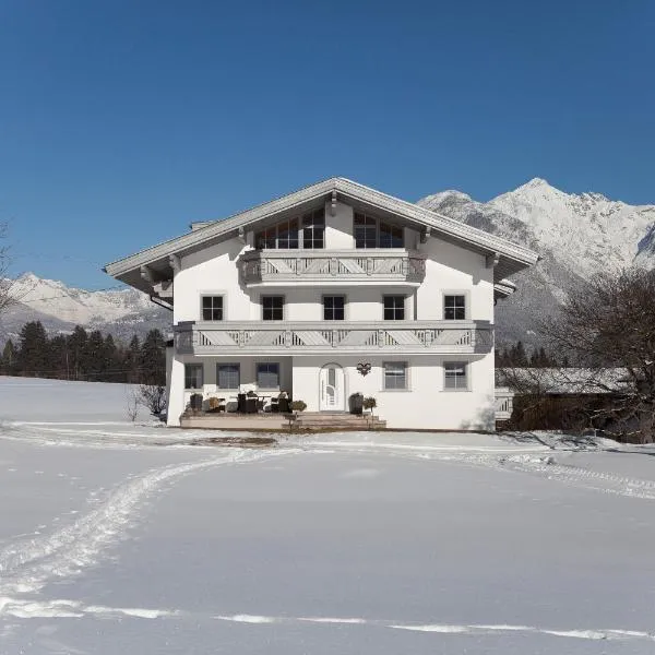 Gästehaus Weber, hotel u gradu Oberperfus