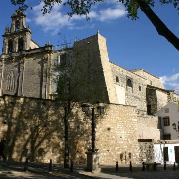 Hostal Santa María de Úbeda, hotel v destinaci Úbeda