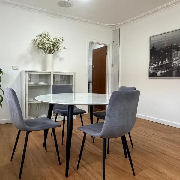 Como Beach Apartment 2, hotel en Perth