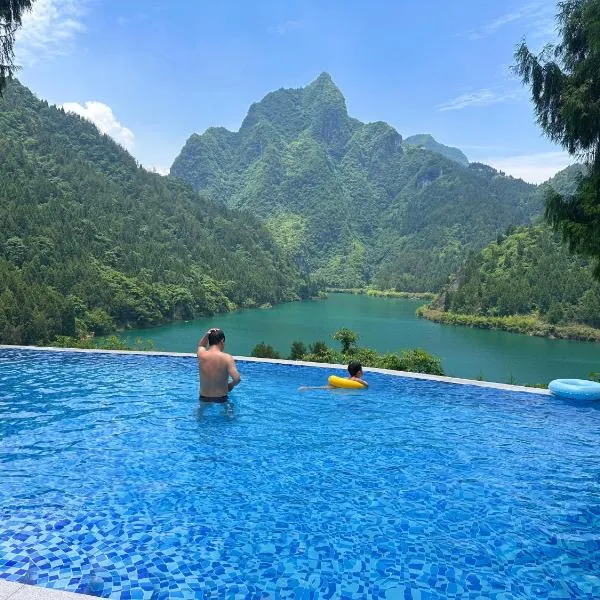 Chaaoxi Alpine Lake Cabin, Hotel in Zhangjiajie