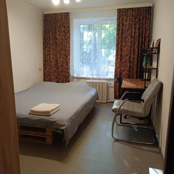 Cozy rooms near beautiful Park 1st Floor, hotel u gradu Čišinau