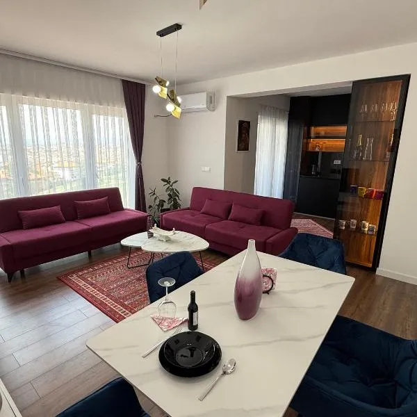 Ana's Luxury Apartment, отель в Приштине