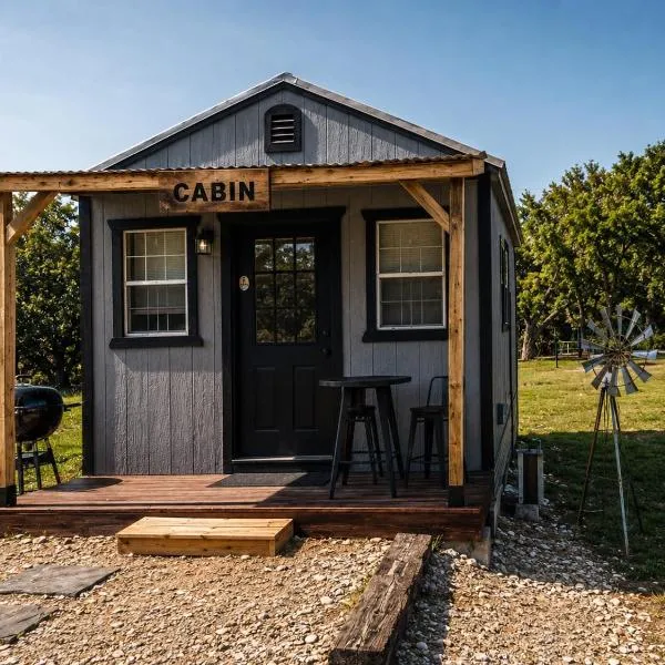 Tiny house - Our little piece of paradise โรงแรมในLakehills