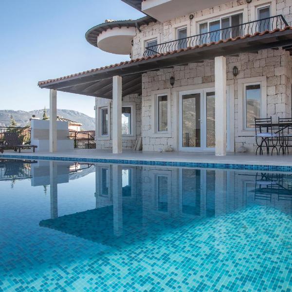 Luxury Villa Caretta