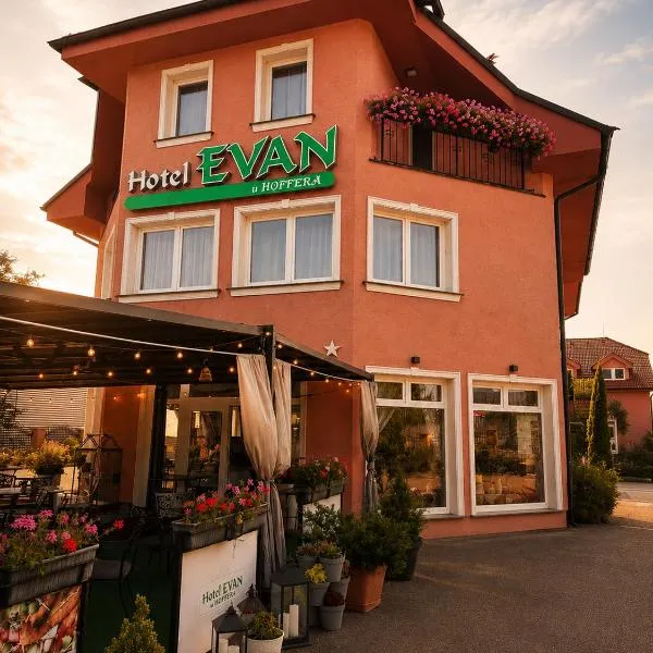 Hotel Evan u Hoffera with free parking, Hotel in Topoľčany