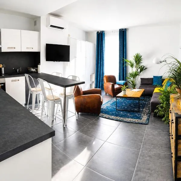 Beautifully Bright Apartment in Old Town Saint-Tropez โรงแรมในแซ็ง-ทรอเป