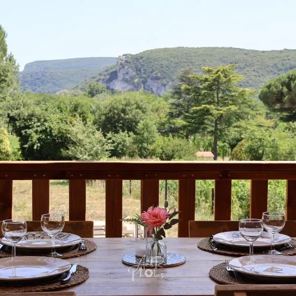 Tente belle vue avec piscine,瓦隆蓬達克的飯店